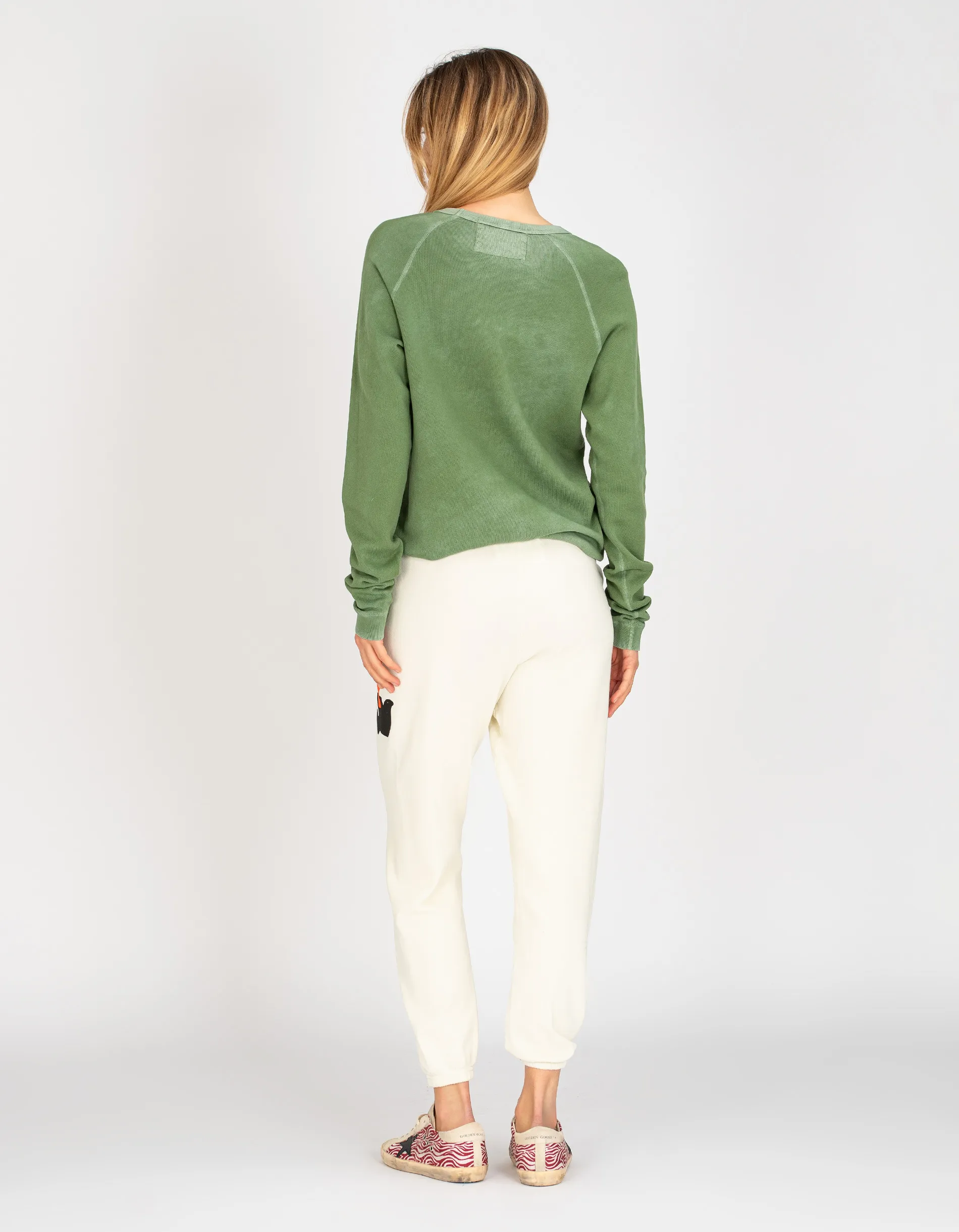 FREE CITY Lucky Rabbits Olive Green // Sweatshirt mit Rundhalsausschnitt